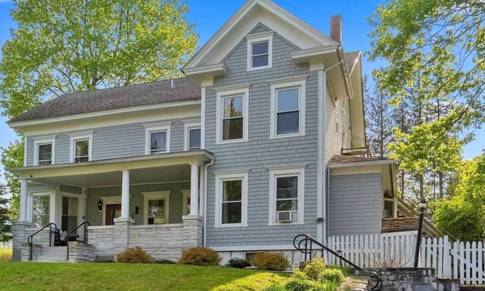 Lee House | Berkshire House Stay