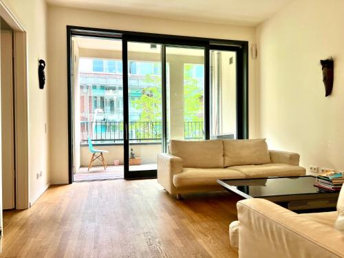 Oberdorla Apartment | Berlin -Central-Mitte Light Filled 2BD