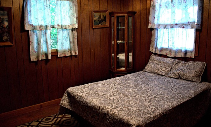 Lochmere Cottage | Berry Family Cottages - Red