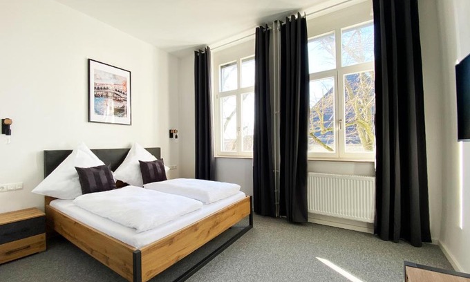 Hanau House | Best Boarding House