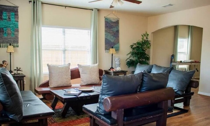 Fort Worth House | BEST Location!4BD Entire Culture Home