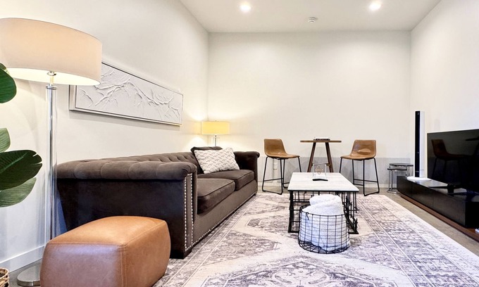 Downtown House | Best Location @ Downtown Bentonville, 1BD, 1BA