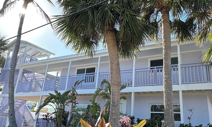 Anna Maria House | BEST LOCATION! NORTH END OF ANNA MARIA, FL STEPS TO BEACH & DINING - UPPER UNIT