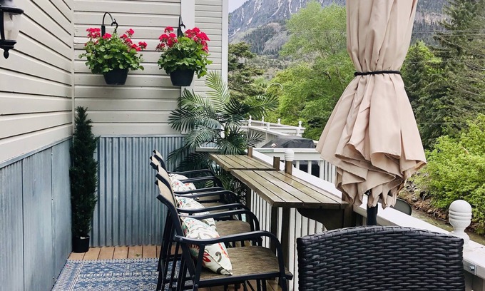 Ouray House | BEST LOCATION! ON THE RIVER, NEXT TO HOT SPRINGS, HIKING TRAILS & TOWN! VIEWS!