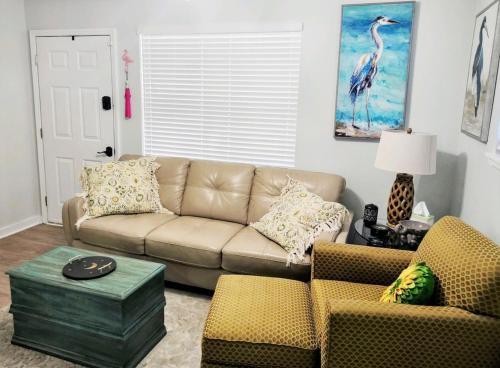 Old Town House | Best Location Quiet Cottage Pets Kitchen