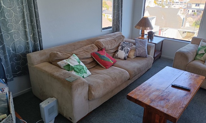 Mount Maunganui House | Best position in Mt Maunganui, quiet yet central. 300 m from beach & Pilot Bay