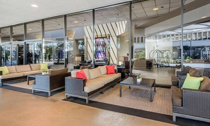 Los Angeles Resort | Best Value, Quality Stay! Close to Automobile Driving Museum, w/Shuttle!