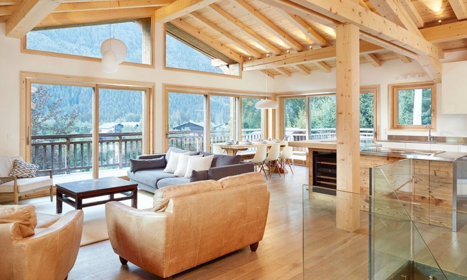 Chamonix-Mont-Blanc Ski Chalet | Best View of Mont Blanc in Chamonix - Scenic Sauna/Outdoor Jacuzzi - 5* Luxury