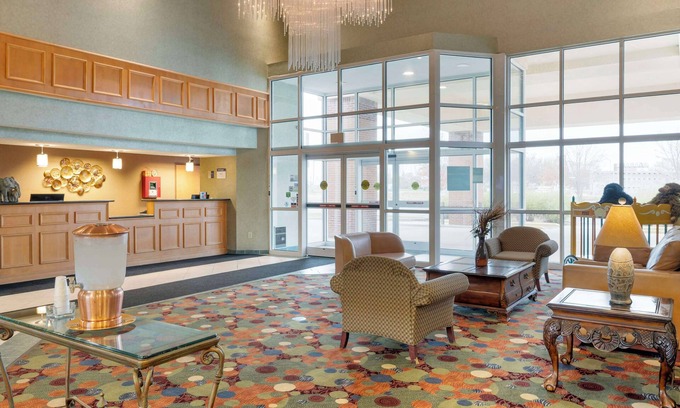 Peru Hotel | Best Western Circus City Inn