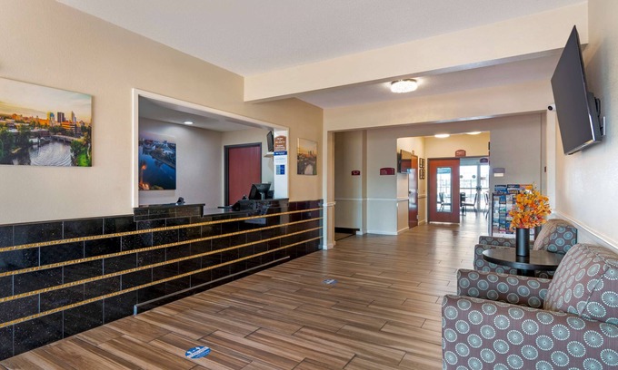 Wichita Hotel | Best Western Governors Inn & Suites
