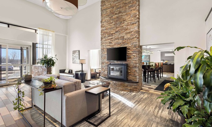 Saint Marys  Allen County Hotel | Best Western Luxbury Inn Fort Wayne