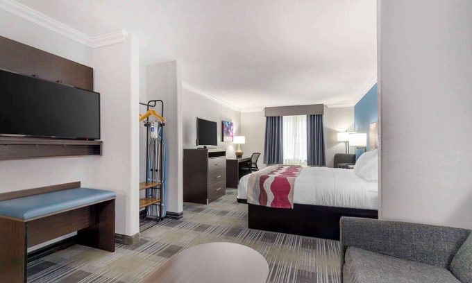 Wetmore Hotel | Best Western Medical Center North Inn & Suites Near Six Flags