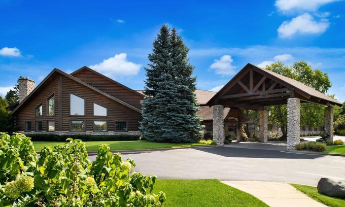 Siren Hotel | Best Western Northwoods Lodge