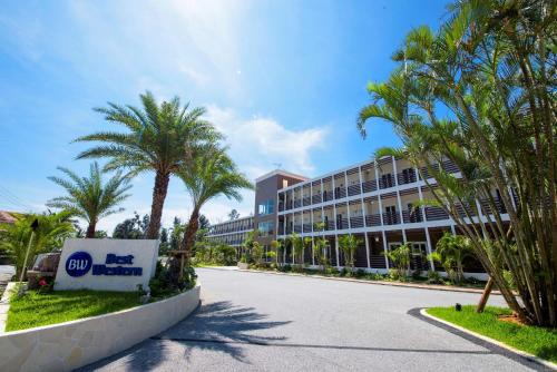 Maeda Resort | Best Western Okinawa Onna Beach