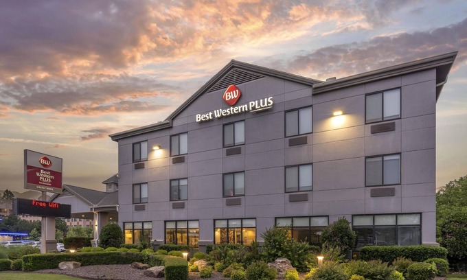 Bentonville Hotel | Best Western Plus Castlerock Inn & Suites