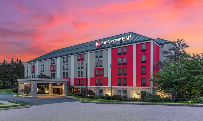 York Hotel | Best Western Plus Heritage Rail Inn & Suites