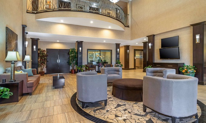 Lytle Hotel | Best Western Plus Lytle Inn & Suites