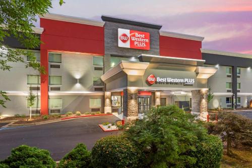 Cleveland Hotel | Best Western Plus Magnolia Inn & Suites