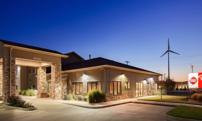Greensburg Hotel | Best Western Plus Night Watchman Inn & Suites