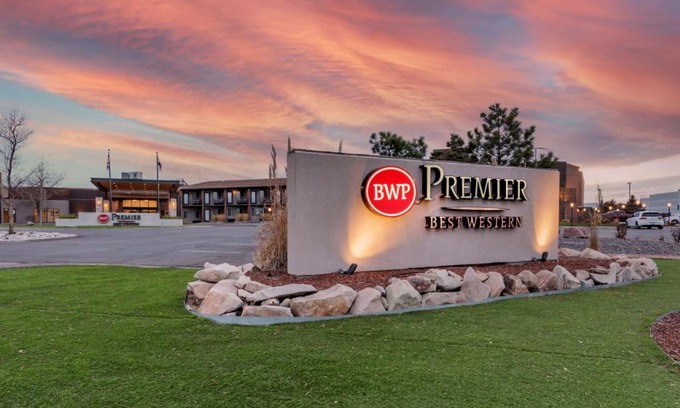Montbello Hotel | Best Western Premier Denver East
