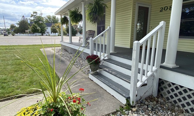 Gaylord Apartment | Betsy Ross, Great Downtown, Residence
