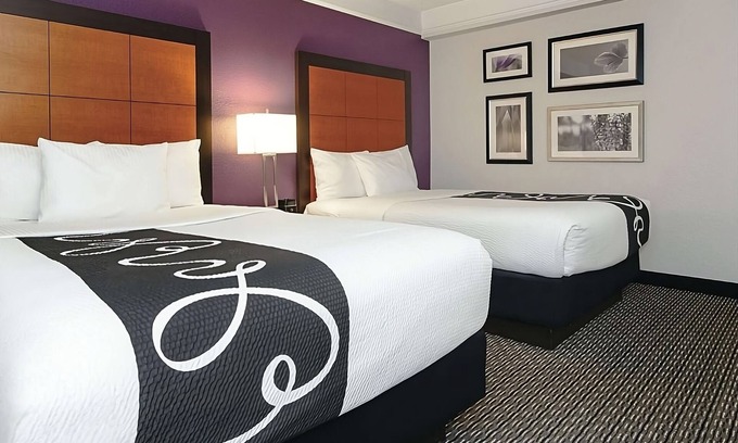 Guasti Hotel | Better Choice For Your Vacation! Comfortable Unit Awaits! Near Golden Oak Park