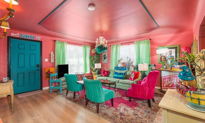 Reno/Tahoe Airport House | Betty Blue House