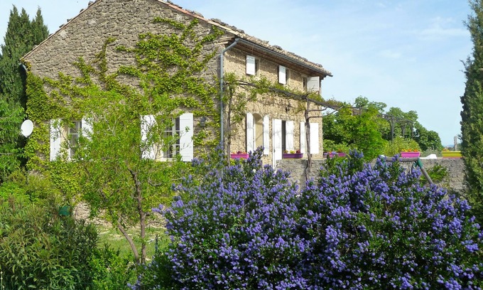 Faucon House | Between Vaison and Mont-Ventoux, Provencal farmhouse on the edge of the village of Faucon