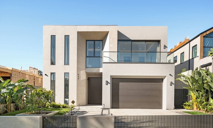 West Hollywood House | Beverly Grove Luxury Retreat w/Pool,Spa & Theater