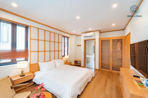 Bai Chay Resort | Beverly Hill Ha Long Villas and Apartments