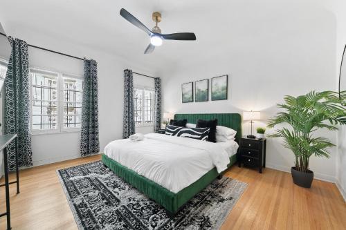Beverly Grove Apartment | Beverly Hills Stylish & Central 1 BR Apt + Parking
