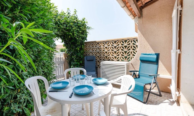 Les Ayguades House | BI1-311: Air-conditioned studio apartment with mezzanine located near the beach.