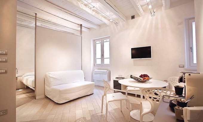 Verona City Centre Apartment | BIANCA - Le Nuove Cadreghe - 2PAX central downtown