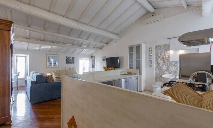 Verona City Centre Apartment | Bianco Apartment - cozy&quiet downtown 4PAX