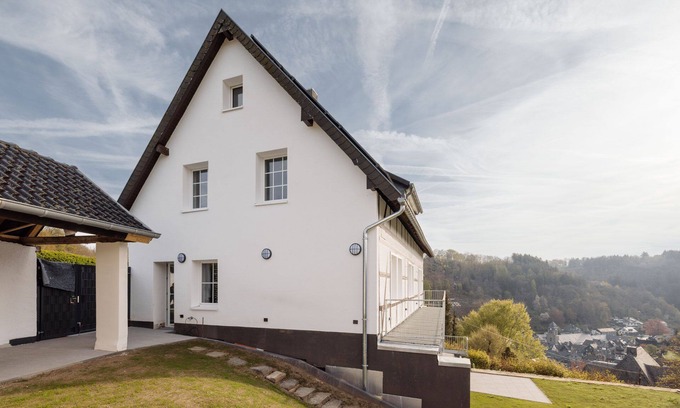 Monschau Apartment | Bienenhaus 1 - Ferienwohnung mit Sauna und Fantastischem Blick auf die Altstadt