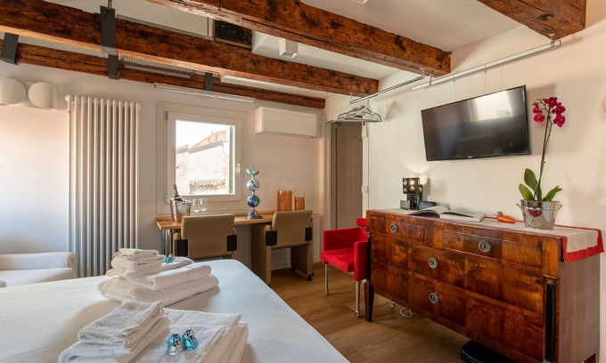 Castello Apartment | Biennale Gallery Suite