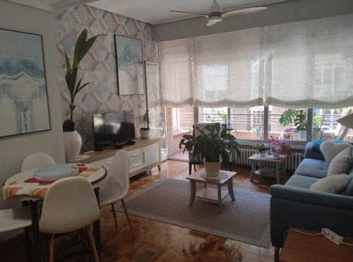 Logrono City Centre Apartment | BIENVENIDOS a CASA PINO con PARKING