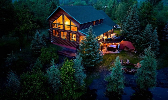 Comins Cabin | Big Bear Lodge Retreat where friends & families gather and meet!