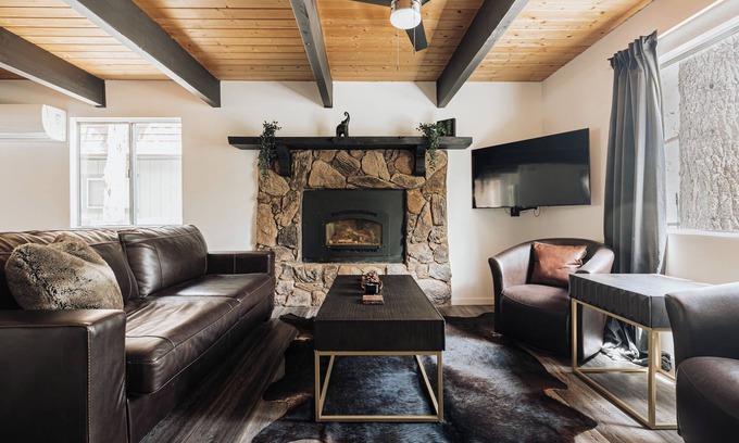 Big Bear Cabin | Big Bear Pine Haven Cabin: Hot Tub Fireplace Games
