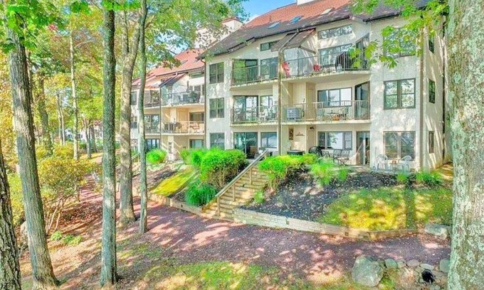 Lake Harmony Condo | Big Boulder Relaxation
