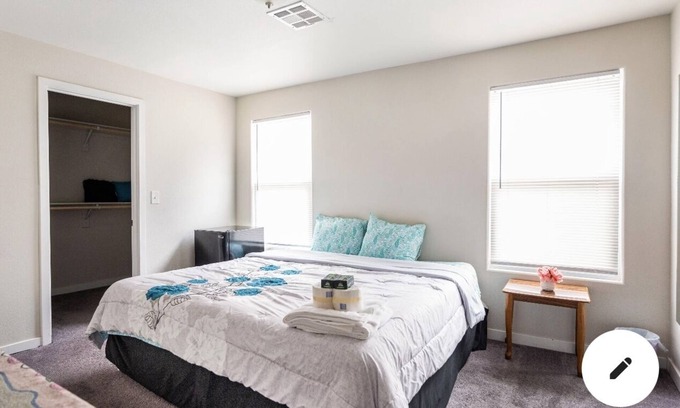 Downtown Las Vegas House | Big charming room