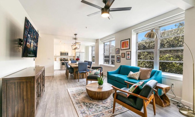 Central Business District Apartment | Big Easy Elegance: 4-Bedroom Condo in the Heart of New Orleans