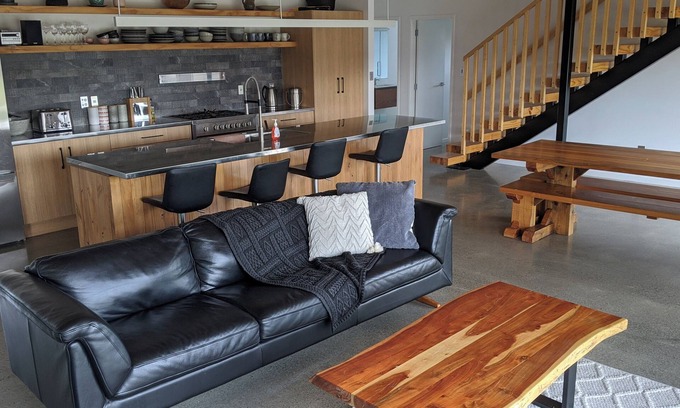 Ohakune House | Big family home in Ohakune with spa mountain view