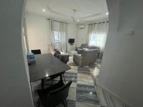 Milton Park Apartment | Big Home