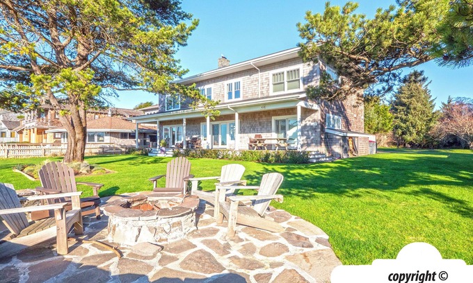 Gearhart House | BIG HOUSE LITTLE BEACH professionally managed by Seaside Vacation Homes, Inc