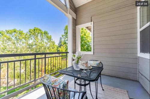 Duveneck - St. Francis Apartment | Big one bedroom in the Palo Alto, close to Stanford, CA USA -Newly remodeled, Nice Relaxing Place