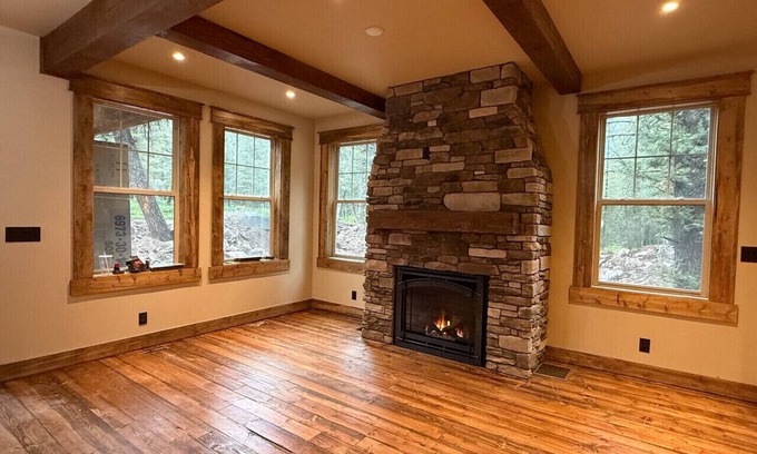 Island Park Cabin | Big Pine Lodge-Brand New+Luxe Cabin+HotTub+Arcades+Sleeps 21