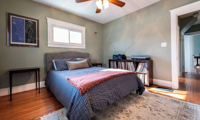 Beechmont House | Big space & Big Style: 2 BDR/3BED/2 Bath in Louisville with in home gym
