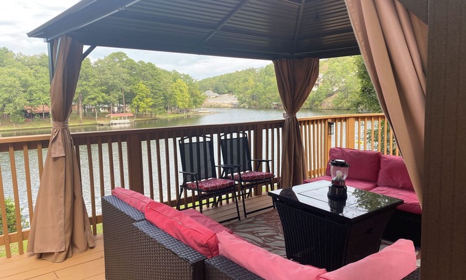 Mid America House | BIG SUMMER SALE- book now for Amazing deal for 2025. Nights as low as 350!