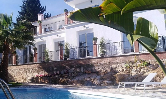 Benalmadena Villa | Big villa with amazing views - great for groups!